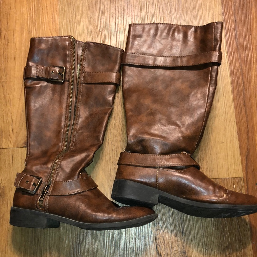 Zip up boots